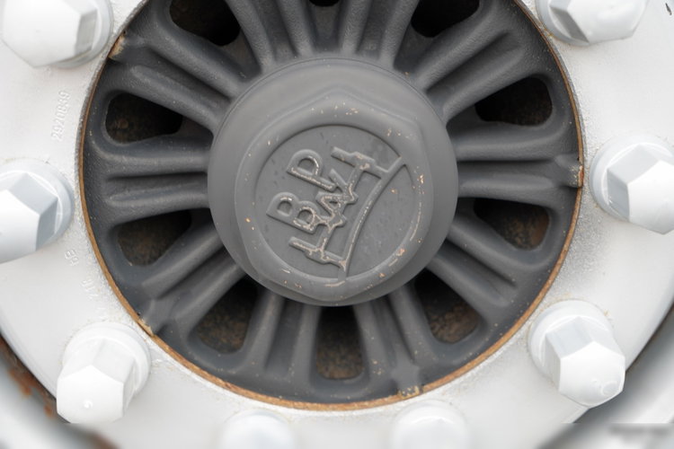 Wielton / FIRANKA / STANDARD / OŚ PODNOSZONA / PLANDEKA ZBROJONA zdjęcie 25