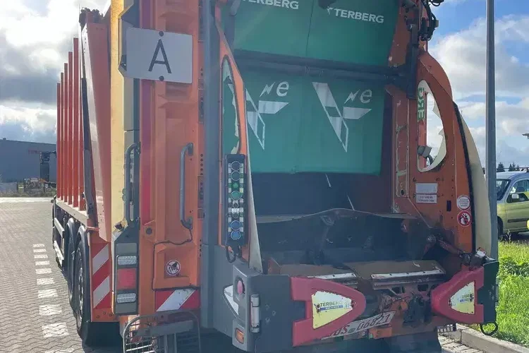 Mercedes MB ECONIC 1835 ŚMIECIARKA ZOLLER MEDIUM X2 zdjęcie 4