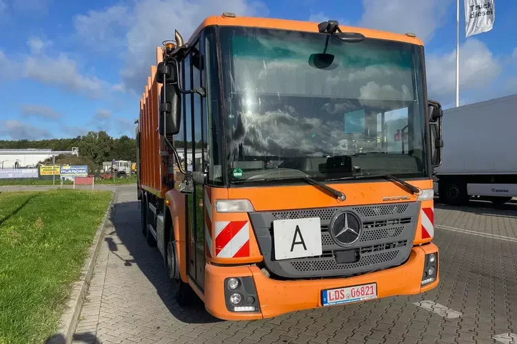 Mercedes MB ECONIC 1835 ŚMIECIARKA ZOLLER MEDIUM X2 zdjęcie 8