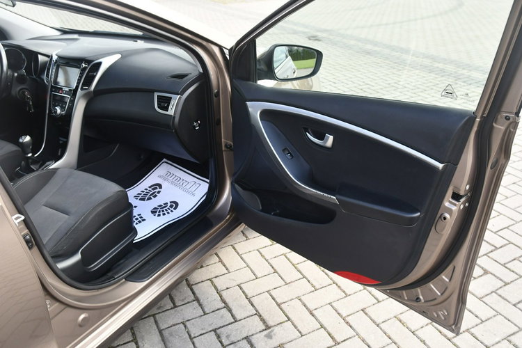 Hyundai i30 1.6benz Ledy. .Navigacja.Tempomat.El.szyby.Centralka.SERWIS zdjęcie 23