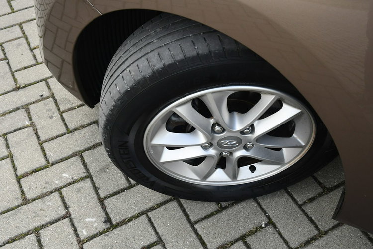Hyundai i30 1.6benz Ledy. .Navigacja.Tempomat.El.szyby.Centralka.SERWIS zdjęcie 25