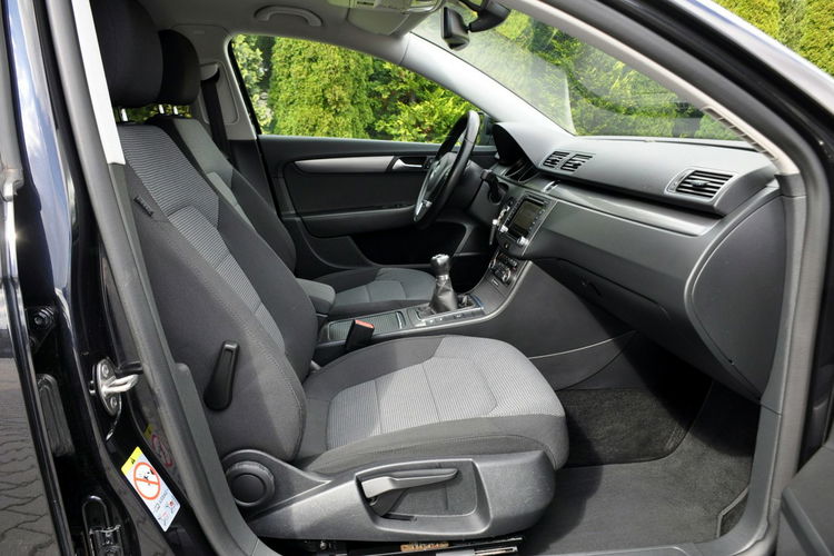 Volkswagen Passat 2.0TDI(140KM) Duża Navi Klimatronik El.Fotel Welur Reling Alu17"ASO VW zdjęcie 17