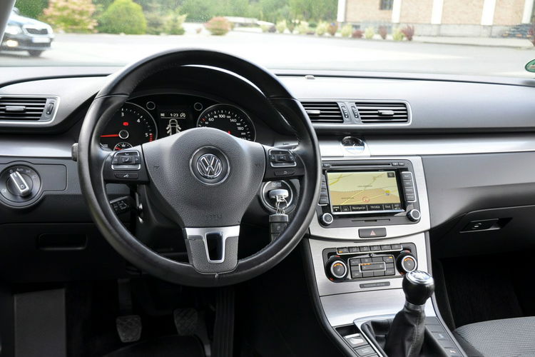 Volkswagen Passat 2.0TDI(140KM) Duża Navi Klimatronik El.Fotel Welur Reling Alu17"ASO VW zdjęcie 30