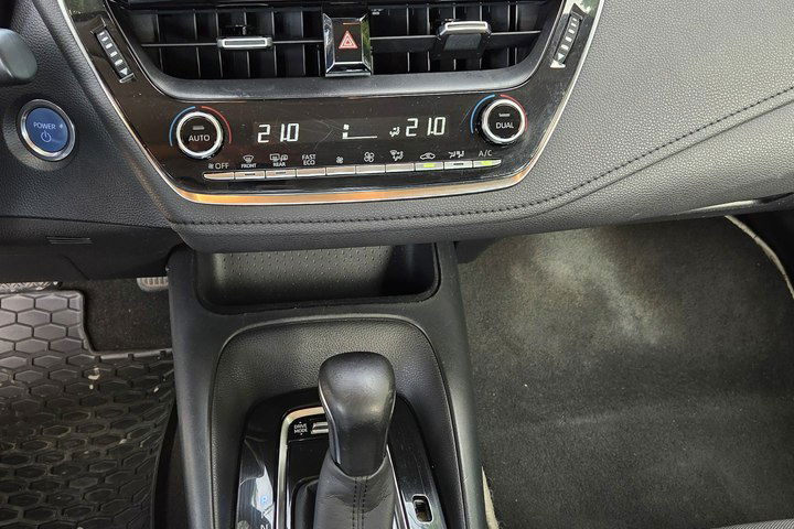 Toyota Corolla 1.8HSD LPG 122KM Bezwypadkowy Bardzo ładna Vat 23% zdjęcie 20