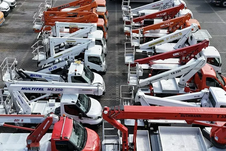 Nissan Zwyżka Podnośnik Koszowy 4X4 CABSTAR MAXITY SPRINTER zdjęcie 9