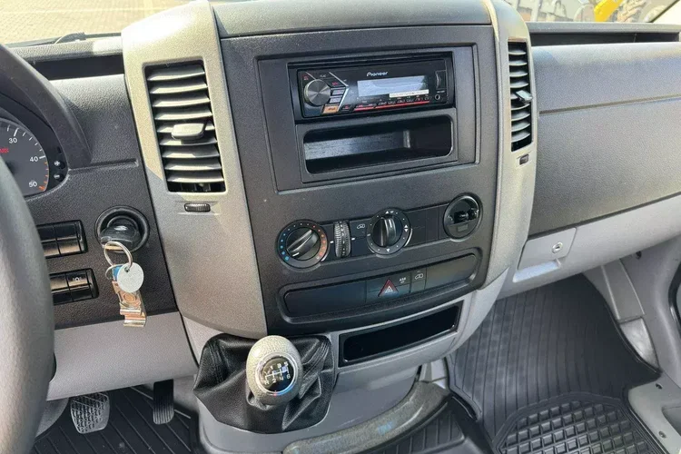 Mercedes Sprinter zdjęcie 30