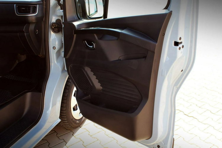 Trafic Renault Trafic L2H1 9 - osobowy zdjęcie 13