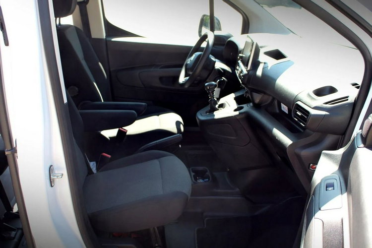 Fiat Doblo Long / L2 / Brygadówka / możliwość przesunięcia ściany grodziowej zdjęcie 23