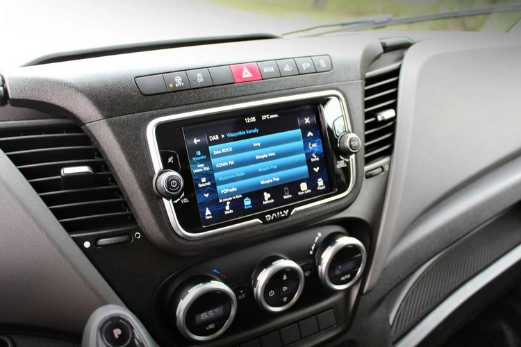 Daily 35S18 Iveco Daily 35S18 Himatic kontener 9eu palet + winda Dhollandia 750kg zdjęcie 22