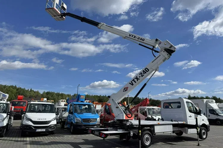 Mercedes Sprinter Zwyżka Podnośnik Koszowy VERSALIFT VTX-240 UDT zdjęcie 15