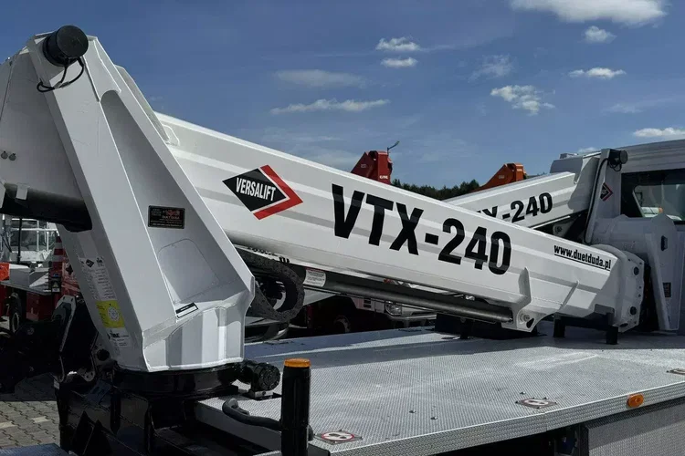 Mercedes Sprinter Zwyżka Podnośnik Koszowy VERSALIFT VTX-240 UDT zdjęcie 16