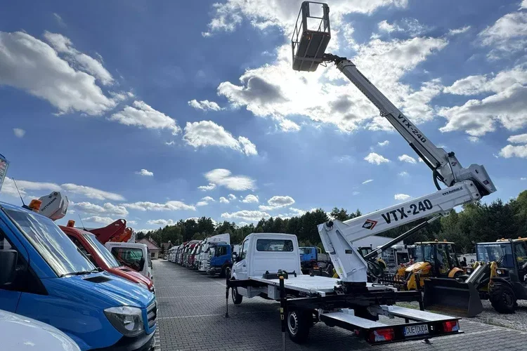 Mercedes Sprinter Zwyżka Podnośnik Koszowy VERSALIFT VTX-240 UDT zdjęcie 22
