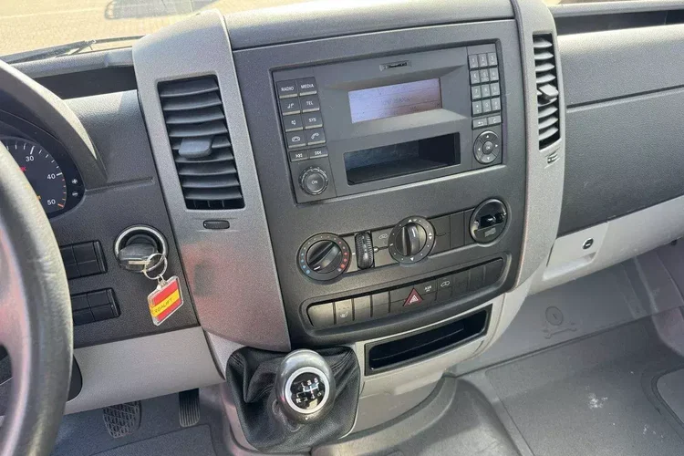 Mercedes Sprinter Zwyżka Podnośnik Koszowy VERSALIFT VTX-240 UDT zdjęcie 28