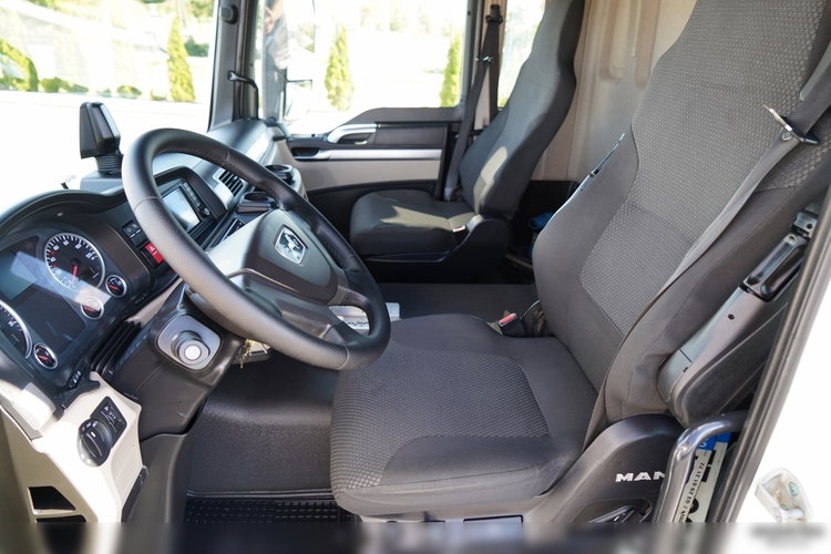 MAN TGS 33.500 / 6x4 / BURTOWY 7.6 M + HDS FASSI F-155 / wysów 10, 5 m / STEROWANIE RADIOWE  / OPONY 100% / NAVI / SPROWADZONY zdjęcie 34