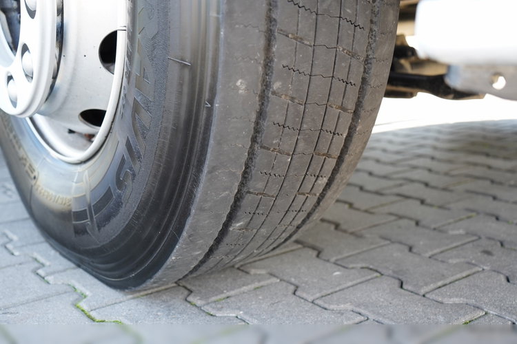 MAN TGS 18.320 / 4x2 / BURTOWY - 6.8 M + HDS FASSI F135 / wysów : 8 m / MOCNA PODŁOGA / STEROWANIE RADIOWE / ROTATOR / SPROWADZONY zdjęcie 28