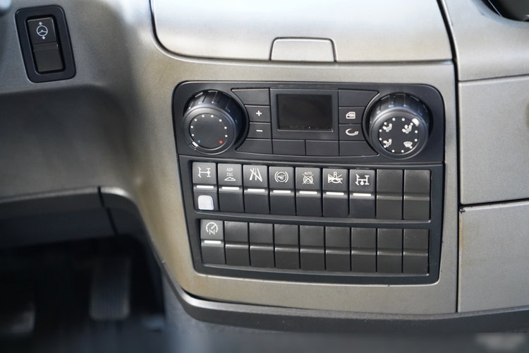 MAN TGS 18.320 / 4x2 / BURTOWY - 6.8 M + HDS FASSI F135 / wysów : 8 m / MOCNA PODŁOGA / STEROWANIE RADIOWE / ROTATOR / SPROWADZONY zdjęcie 40