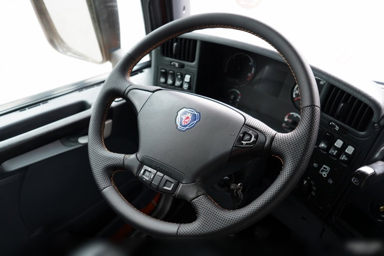 Scania G 440 / 6x6 / WYWROTKA TRZY-STRONNA / 2X HYDROBURTA / BOARDMATIC / OPONY 100% / MANUAL zdjęcie 39