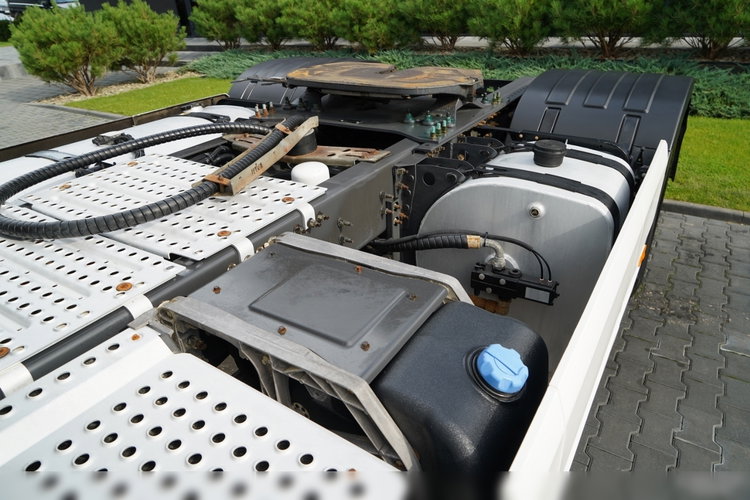 Volvo FH 460 / HYDRAULIKA / NISKA KABINA / OPONY 100 % / 2018 ROK / SPROWADZONY zdjęcie 12