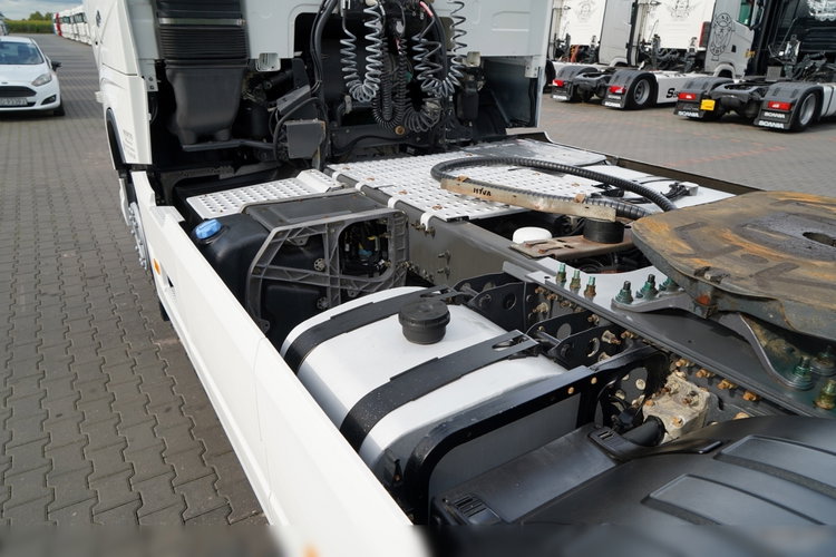 Volvo FH 460 / HYDRAULIKA / NISKA KABINA / OPONY 100 % / 2018 ROK / SPROWADZONY zdjęcie 13