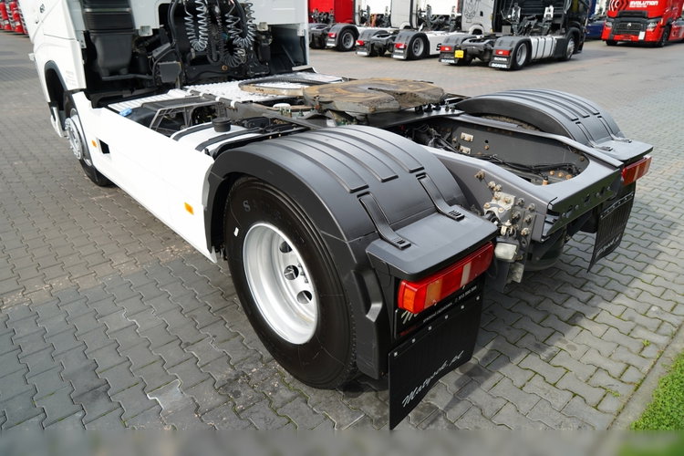 Volvo FH 460 / HYDRAULIKA / NISKA KABINA / OPONY 100 % / 2018 ROK / SPROWADZONY zdjęcie 14