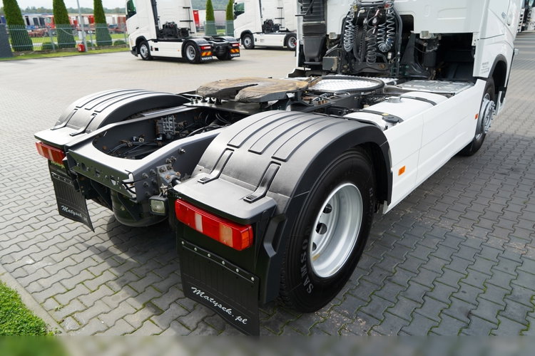 Volvo FH 460 / HYDRAULIKA / NISKA KABINA / OPONY 100 % / 2018 ROK / SPROWADZONY zdjęcie 15