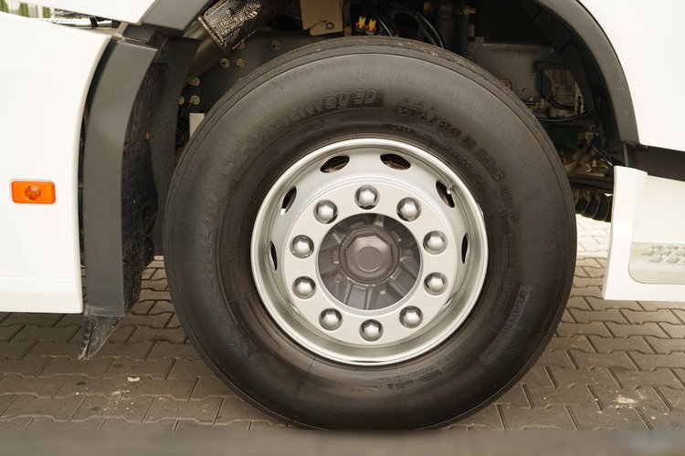 Volvo FH 460 / HYDRAULIKA / NISKA KABINA / OPONY 100 % / 2018 ROK / SPROWADZONY zdjęcie 19