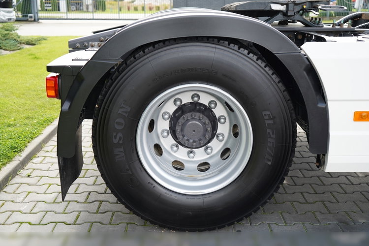 Volvo FH 460 / HYDRAULIKA / NISKA KABINA / OPONY 100 % / 2018 ROK / SPROWADZONY zdjęcie 21