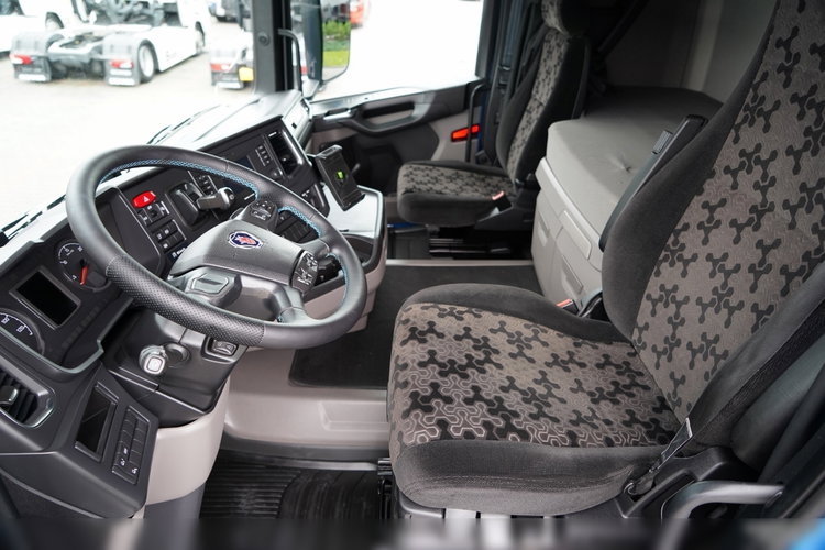 Scania R 450 / RETARDER / HYDRAULIKA / KLIMATYZACJA POSTOJOWA / ALUFELGI / SPROWADZONA / PO KONTRAKCIE SERWISOWYM zdjęcie 23