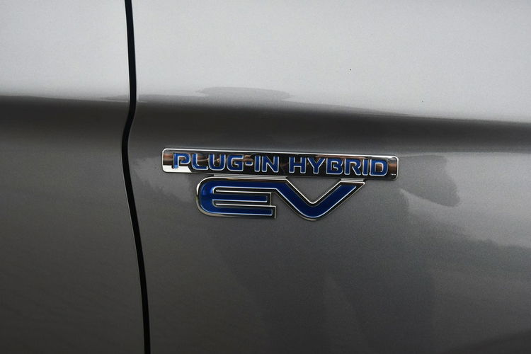 Mitsubishi Outlander 2.0Plug-IN Hybrid. 4x4.Skóry.Navi.Kam.Cof.Hands-Free.Xenony.Automat.Sz zdjęcie 14