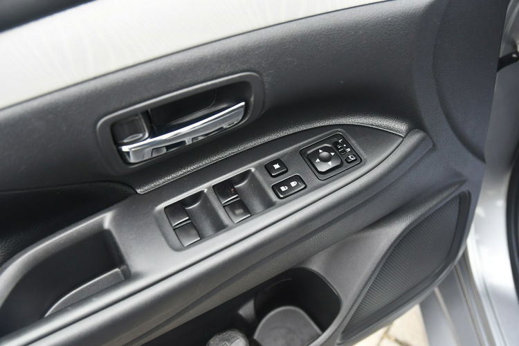 Mitsubishi Outlander 2.0Plug-IN Hybrid. 4x4.Skóry.Navi.Kam.Cof.Hands-Free.Xenony.Automat.Sz zdjęcie 15
