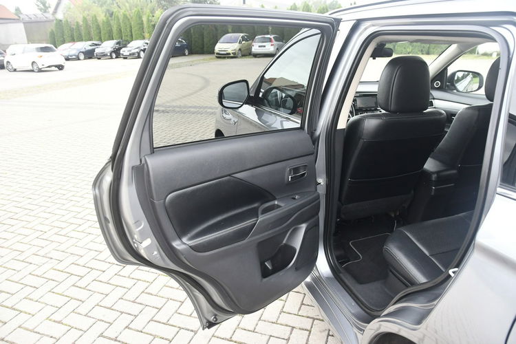 Mitsubishi Outlander 2.0Plug-IN Hybrid. 4x4.Skóry.Navi.Kam.Cof.Hands-Free.Xenony.Automat.Sz zdjęcie 19