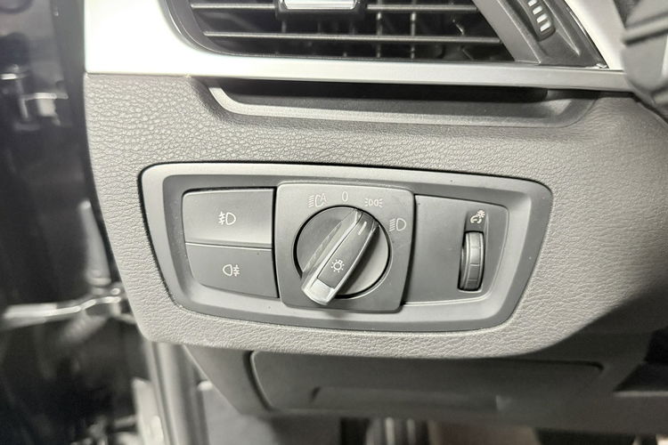 BMW X1 2.0 xDrive LIFT SPORT PAKIET Connect Drive HeadUp Hifi F-VAT23% zdjęcie 35