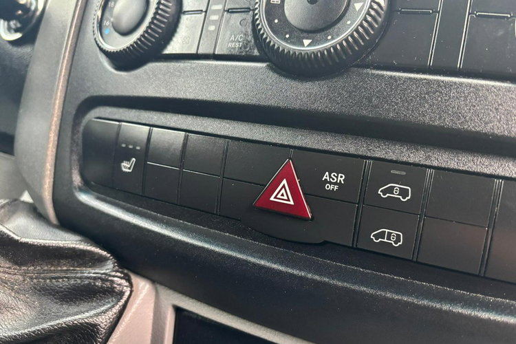 Volkswagen Crafter 2.0 160KM 2016 L2H1 144tys. km Pojedyncza turbina Drzwi przesuwane x2 zdjęcie 12