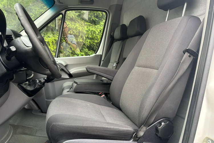 Volkswagen Crafter 2.0 160KM 2016 L2H1 144tys. km Pojedyncza turbina Drzwi przesuwane x2 zdjęcie 13