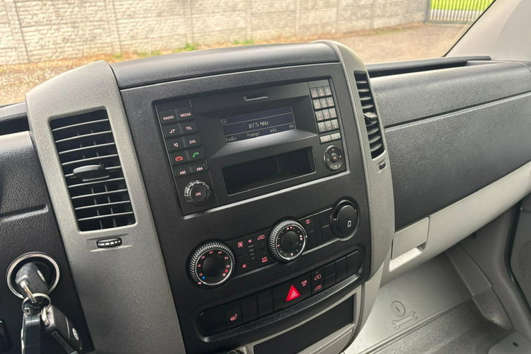 Volkswagen Crafter 2.0 160KM 2016 L2H1 144tys. km Pojedyncza turbina Drzwi przesuwane x2 zdjęcie 8