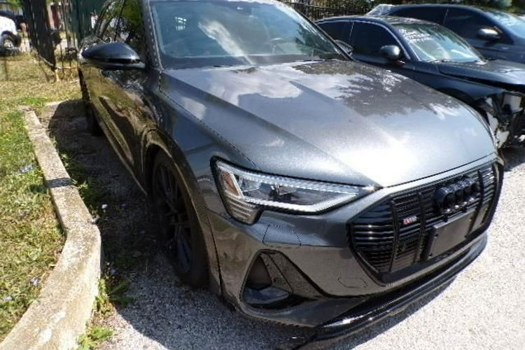 Audi e-tron zdjęcie 1