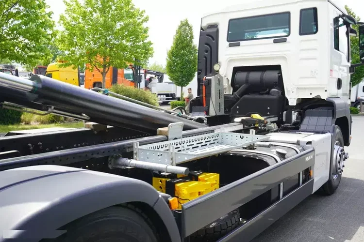 MAN TGS 26.430 E6 6x2 / Hakowiec HIAB Multilift zdjęcie 7