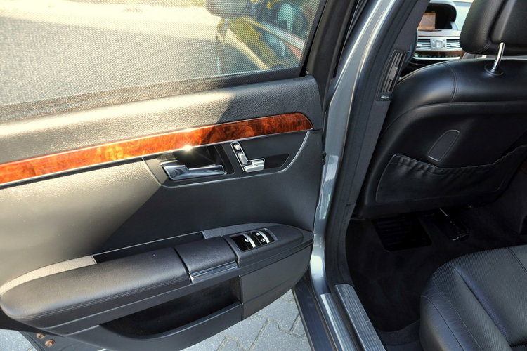 Mercedes S 320 3.0d(235KM) Xenon Navi Skóry El.Fotele El.Kanapa Wentylacja Alu19"ASO zdjęcie 22