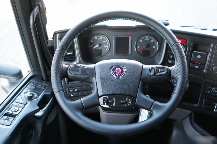 Scania R 450 / HYDRAULIKA / RETARDER / KLIMATYZACJA POSTOJOWA / ALUFELGI / PO KONTRAKCIE SERWISOWYM / SPROWADZONA zdjęcie 27