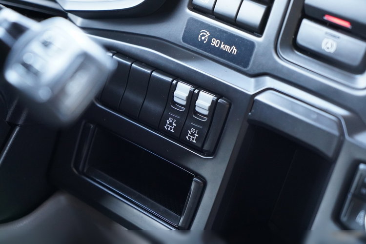 Scania R 450 / HYDRAULIKA / RETARDER / KLIMATYZACJA POSTOJOWA / ALUFELGI / PO KONTRAKCIE SERWISOWYM / SPROWADZONA zdjęcie 30