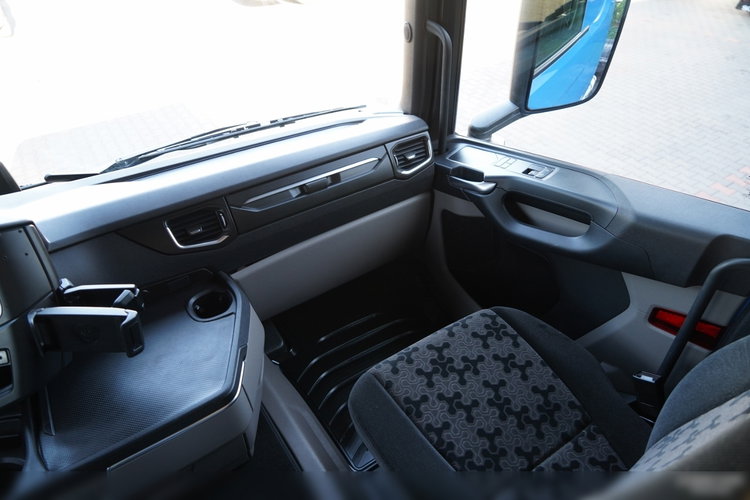 Scania R 450 / HYDRAULIKA / RETARDER / KLIMATYZACJA POSTOJOWA / ALUFELGI / PO KONTRAKCIE SERWISOWYM / SPROWADZONA zdjęcie 32