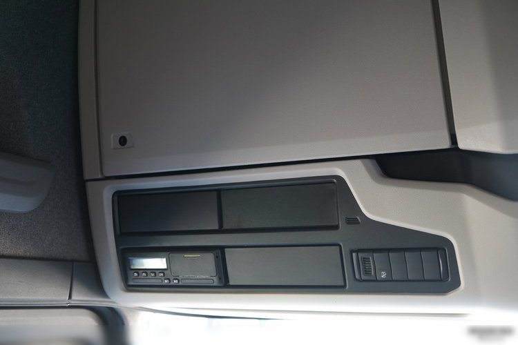 Scania R 450 / HYDRAULIKA / RETARDER / KLIMATYZACJA POSTOJOWA / ALUFELGI / PO KONTRAKCIE SERWISOWYM / SPROWADZONA zdjęcie 33