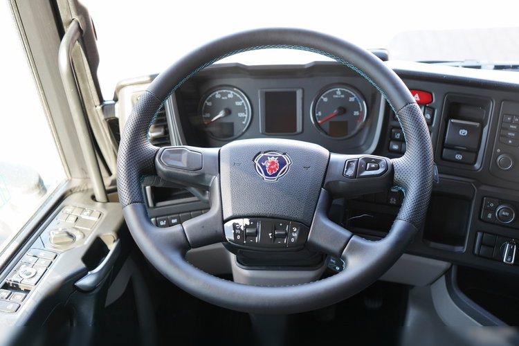 Scania R 450 / HYDRAULIKA / RETARDER / KLIMATYZACJA POSTOJOWA / ALUFELGI / PO KONTRAKCIE SERWISOWYM / SPROWADZONA zdjęcie 27