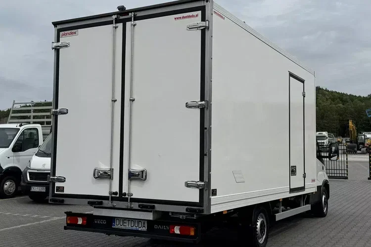 Iveco Daily 35S18 H zdjęcie 18