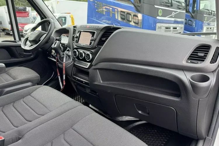 Iveco Daily 35S18 H zdjęcie 35