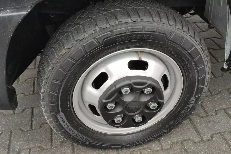 Iveco Daily 35C14 zdjęcie 13