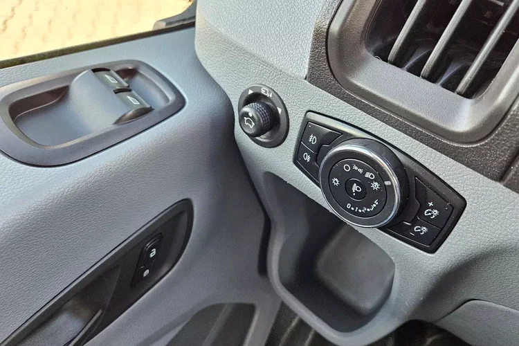 Ford transit L4H3 44999zł NETTO 2.0TdCi/131KM zdjęcie 22