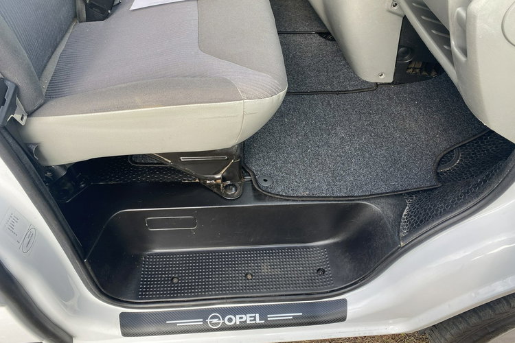 Renault Trafic MAXI DLUGI. klima - bardzo zadbany zdjęcie 17