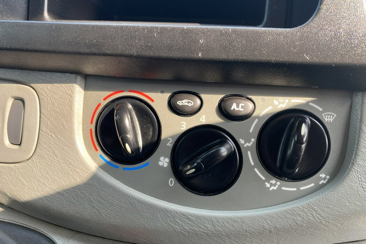 Renault Trafic MAXI DLUGI. klima - bardzo zadbany zdjęcie 22