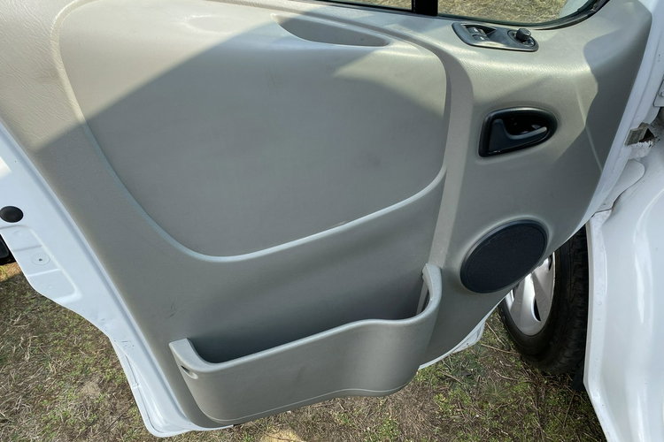 Renault Trafic MAXI DLUGI. klima - bardzo zadbany zdjęcie 9